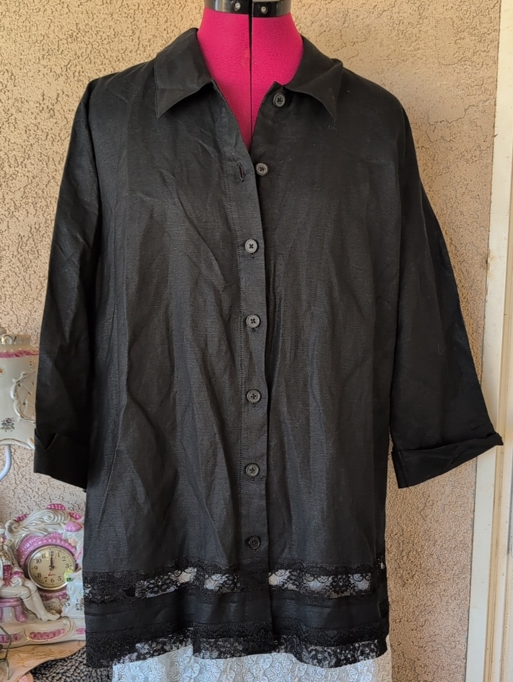 Larry Levine Black Lenin Button-Front Top with Lace Hem Sz 18 W
